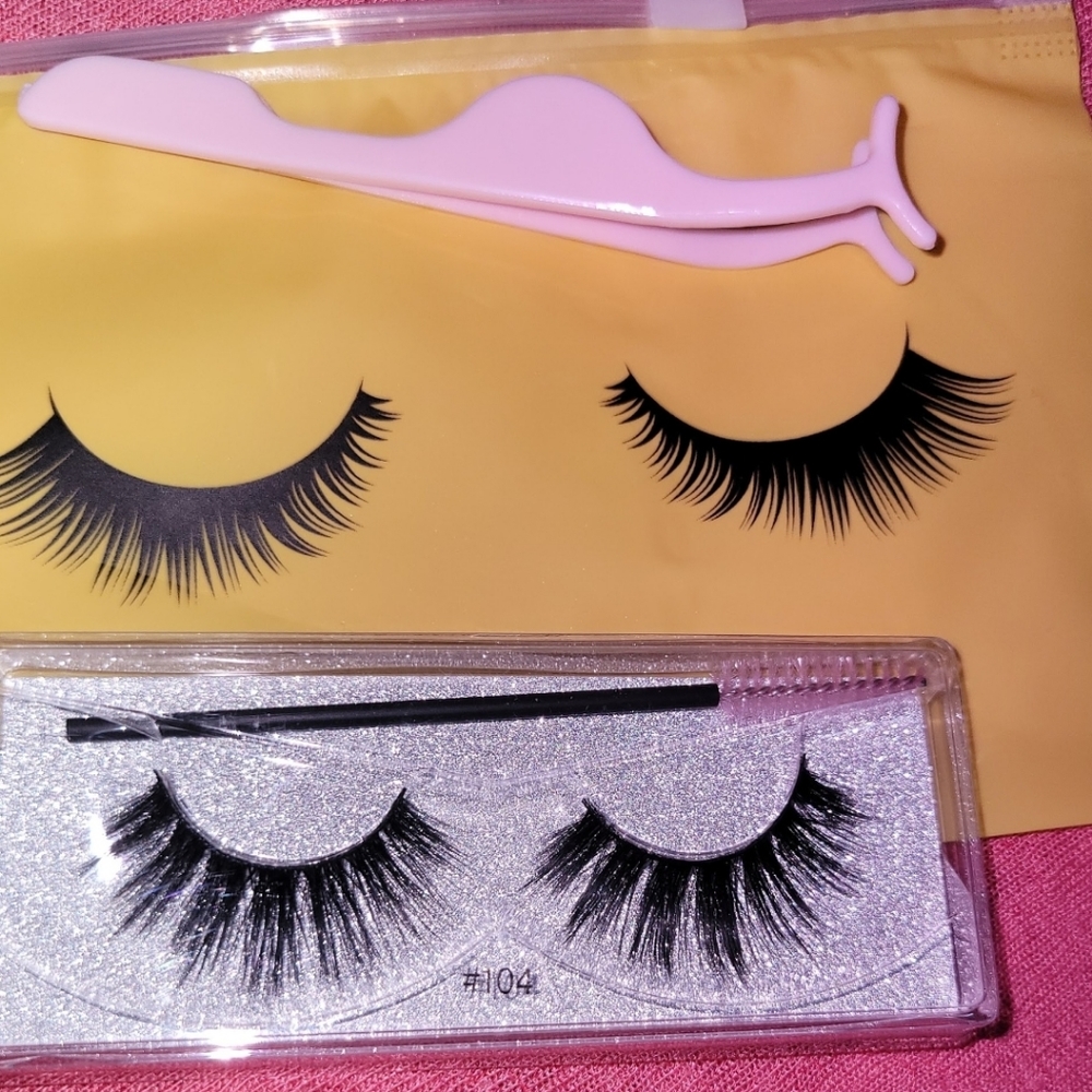 Lashes - Picture 13 of 15